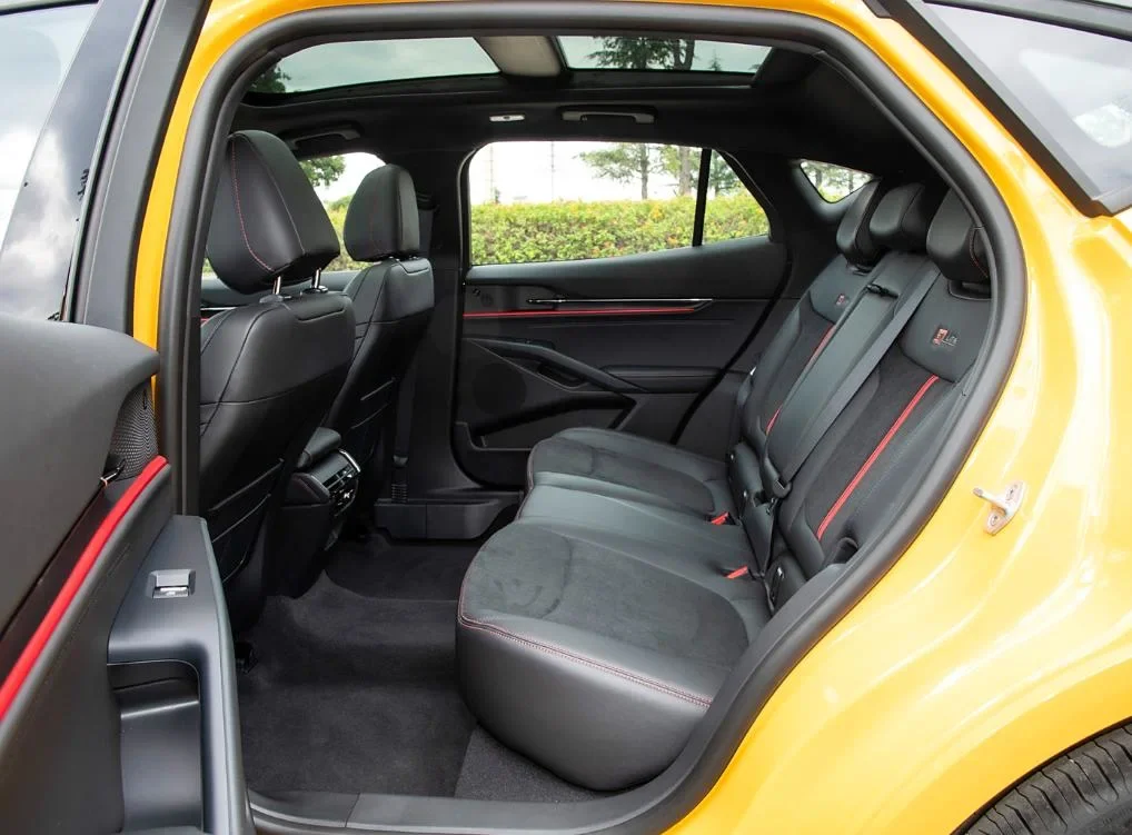 Modern Electric Vehicle for-D Mondeo - Efficient Family Sedan