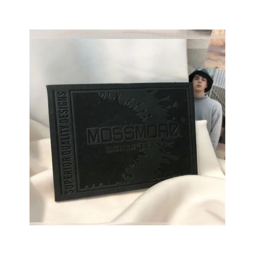 Заказная настоящая/натуральная тисненая/тисненая черная/Коричневая Кожаная этикетка тисненая черная кожаная нашивка с логотипом