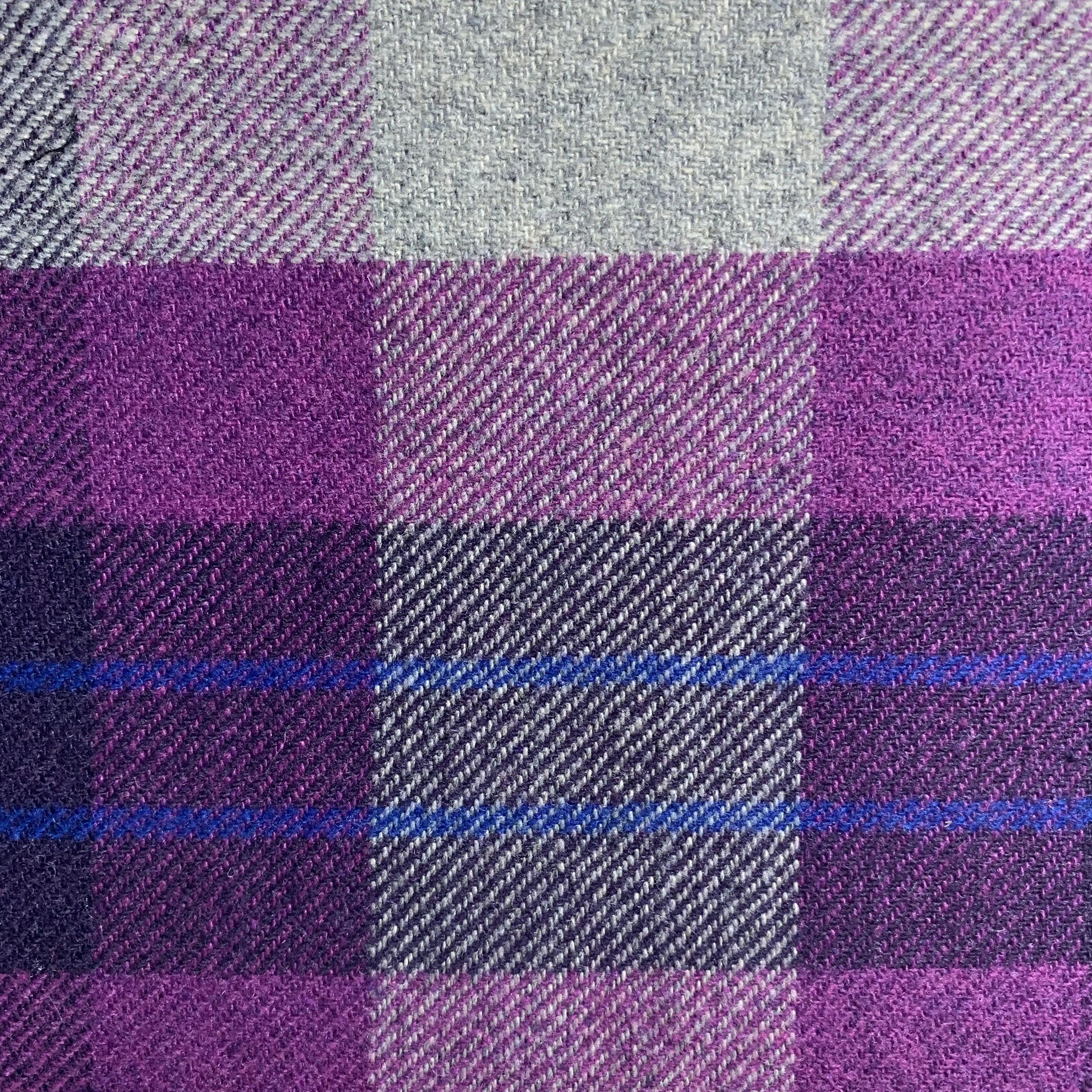 Wholesale 50%Wool50% polyester twill gray purple blue single sided woolen plaid spot fabric (1600268739360)