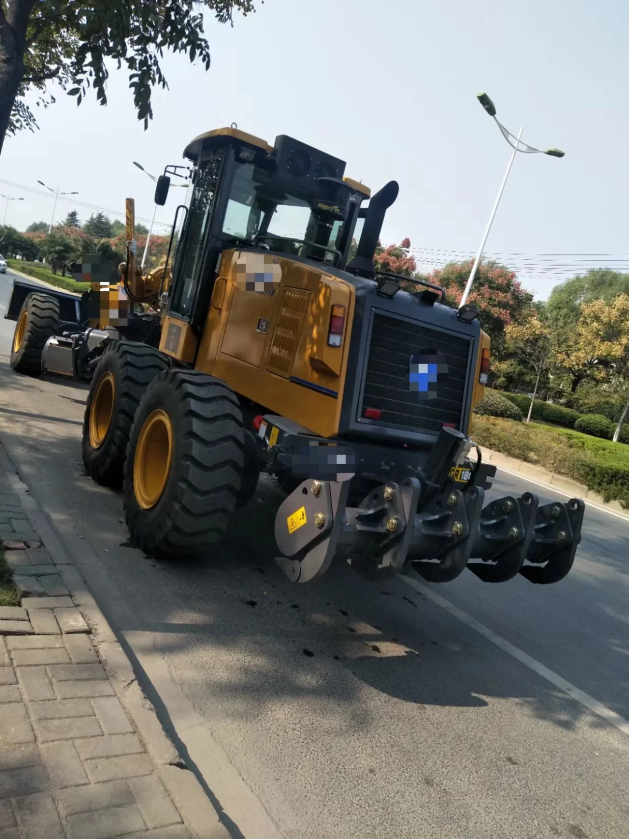 Официальная машина GR180 GR215 оригинальный автогрейдер в наличии для