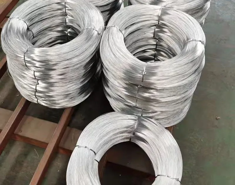 Wholesale cattle/sheep/farm/field/deer wire mesh fence galvanized grassland fence steel rods