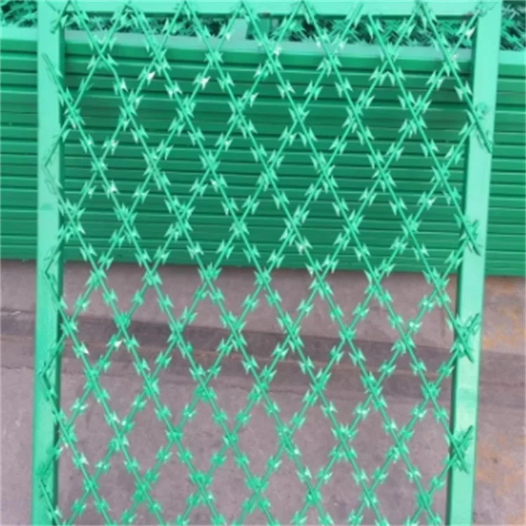 High quality hot dipped galvanized diamond razor barbed wire mesh anti climb welded concertina blade razor wire fence