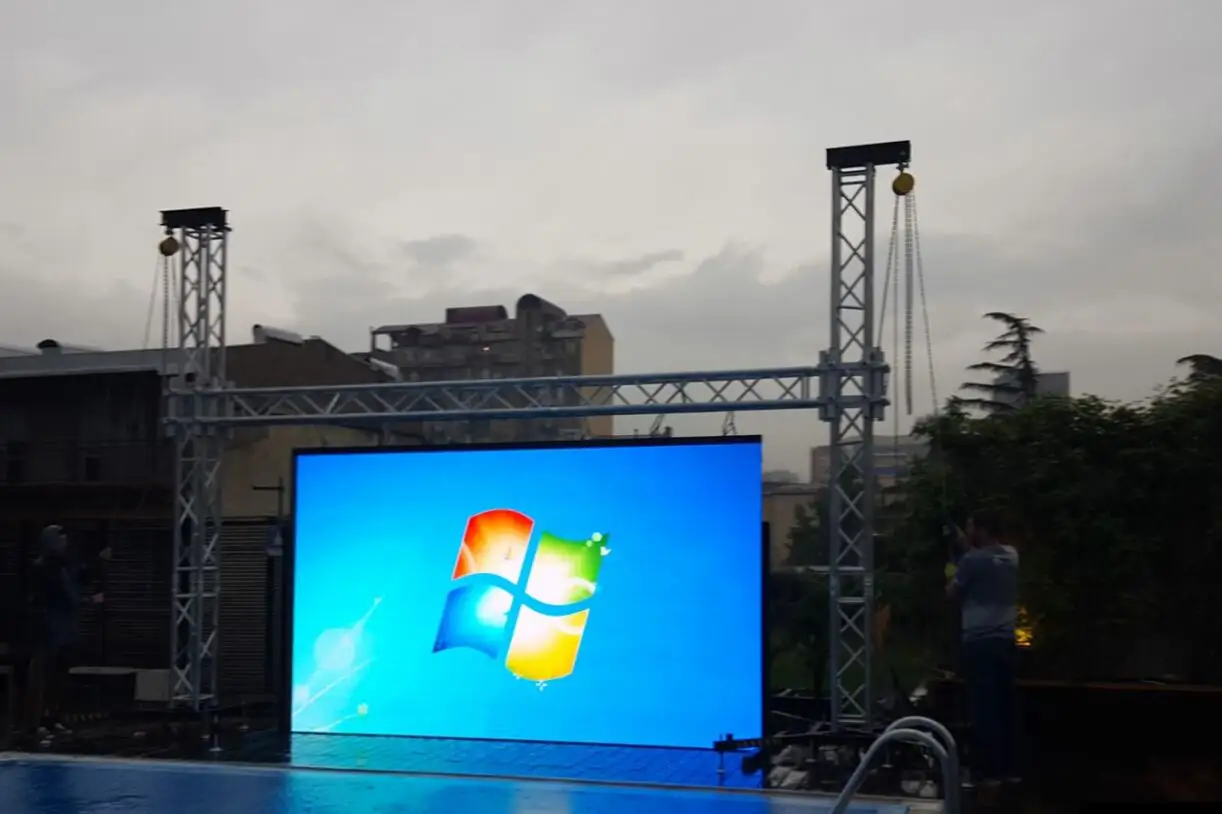  Popular Creative Design Outdoor P2.97 P3.91 P4.81 Stage Rental Led