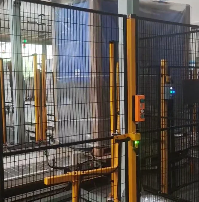 Automatic Efficient Gantry Arm Multifunctional Clear Plastic Film Wrapper Packing Machine With conveyor