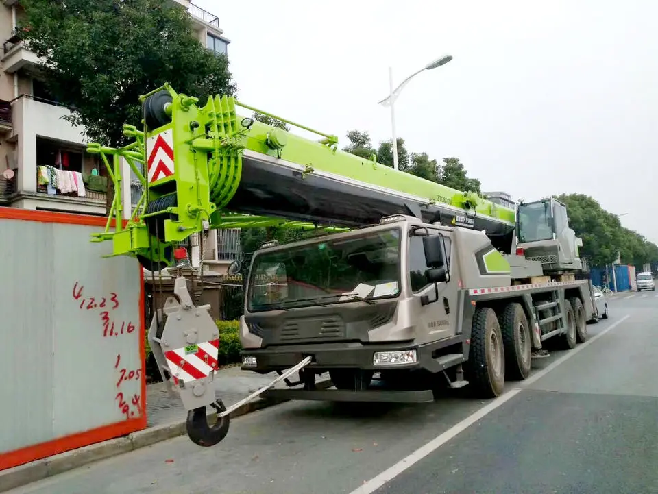 Great Heavy Lifting Machinery 80 Tons Mobile Truck Crane ZTC800H5 In Stock For Sale