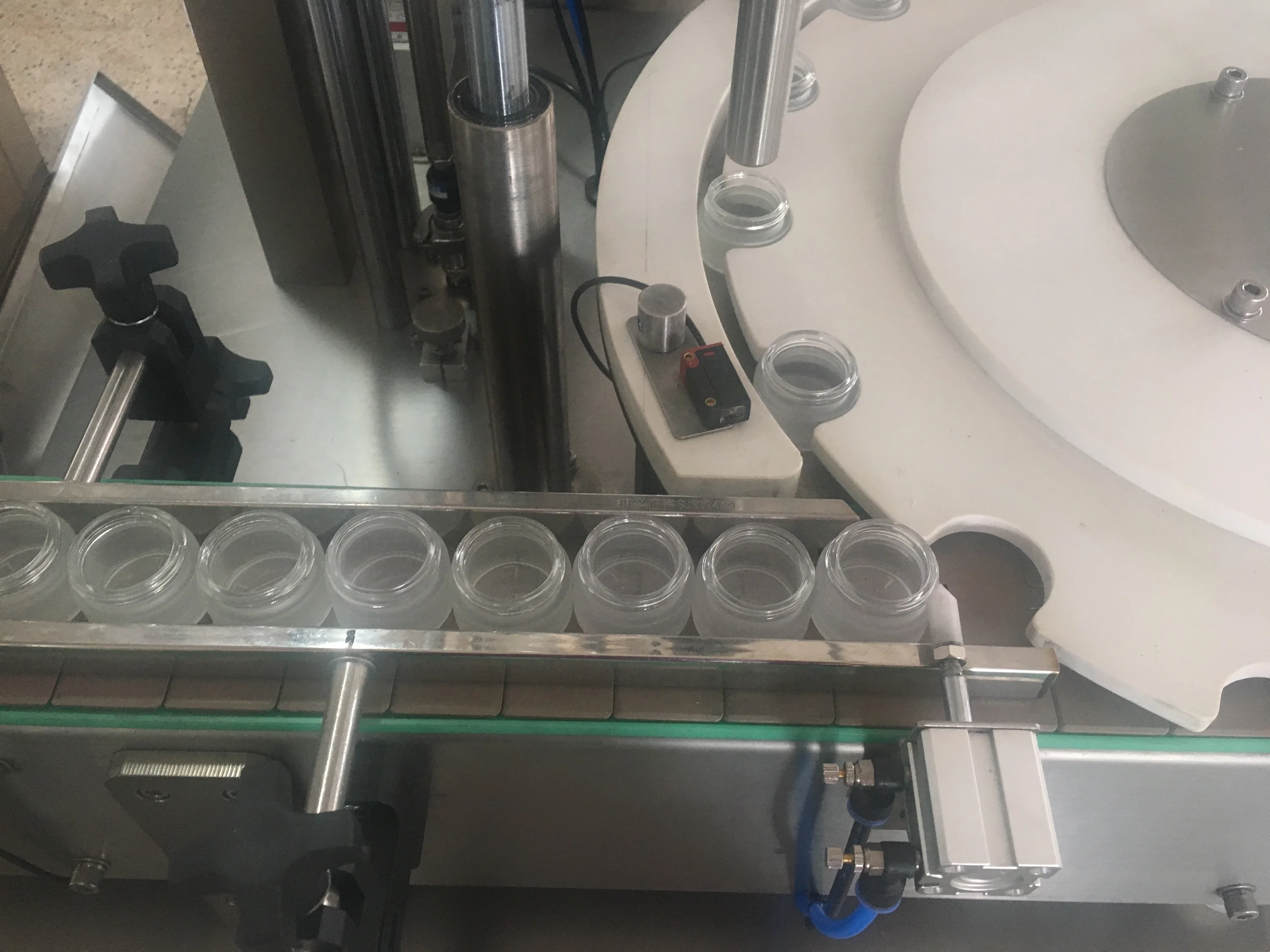 
Cosmetic Monoblock Filling Machine 