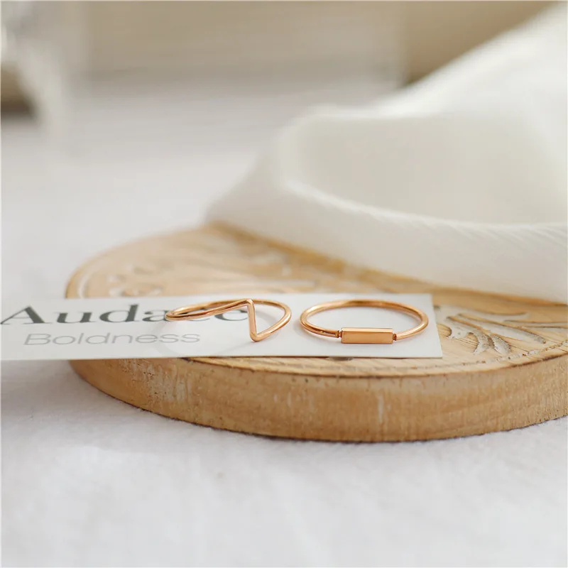 
 Super Quality Fashion Simple Geometric Shape Women Rose Gold Color Jewelry Wave Rings  