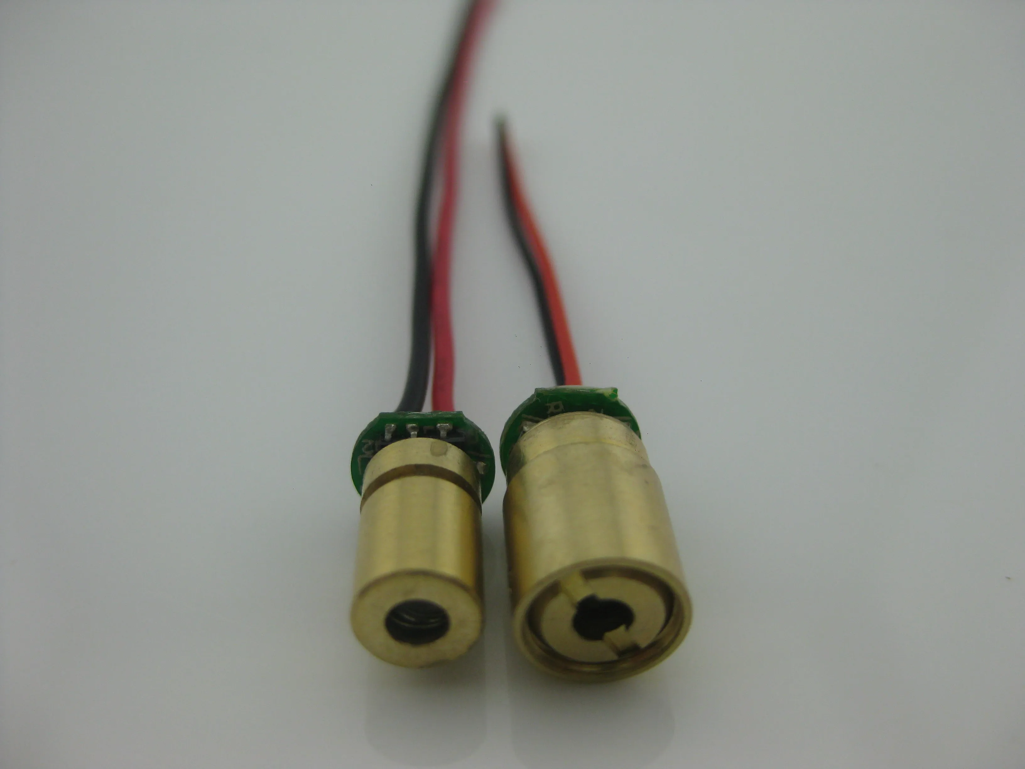 FU650AD5-YC6(6x12) FU650AD5-YC8(8x13.5)  640-660nm 650nm <1mW red dot laser diode module pointer lazer lamp light