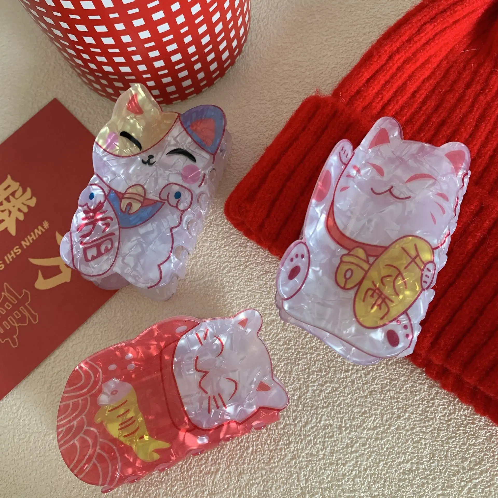 ZHENXIN Korean Lucky Cat Hair Claw Clip Cute Cartoon Girl Shark Clip Acrylic Sweet Hair Claw Clip Accessories