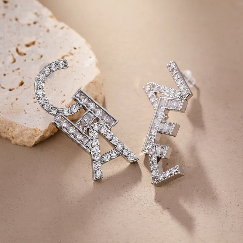 In stock Simple Design Stylish Ladies Bling Bling Zircon Letter Earrings