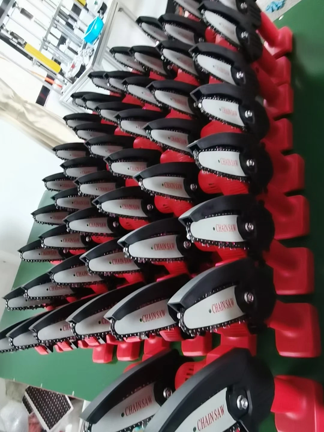 Cheap Price 21V Lithium Battery Chainsaw Cordless Mini Electric Chainsaw