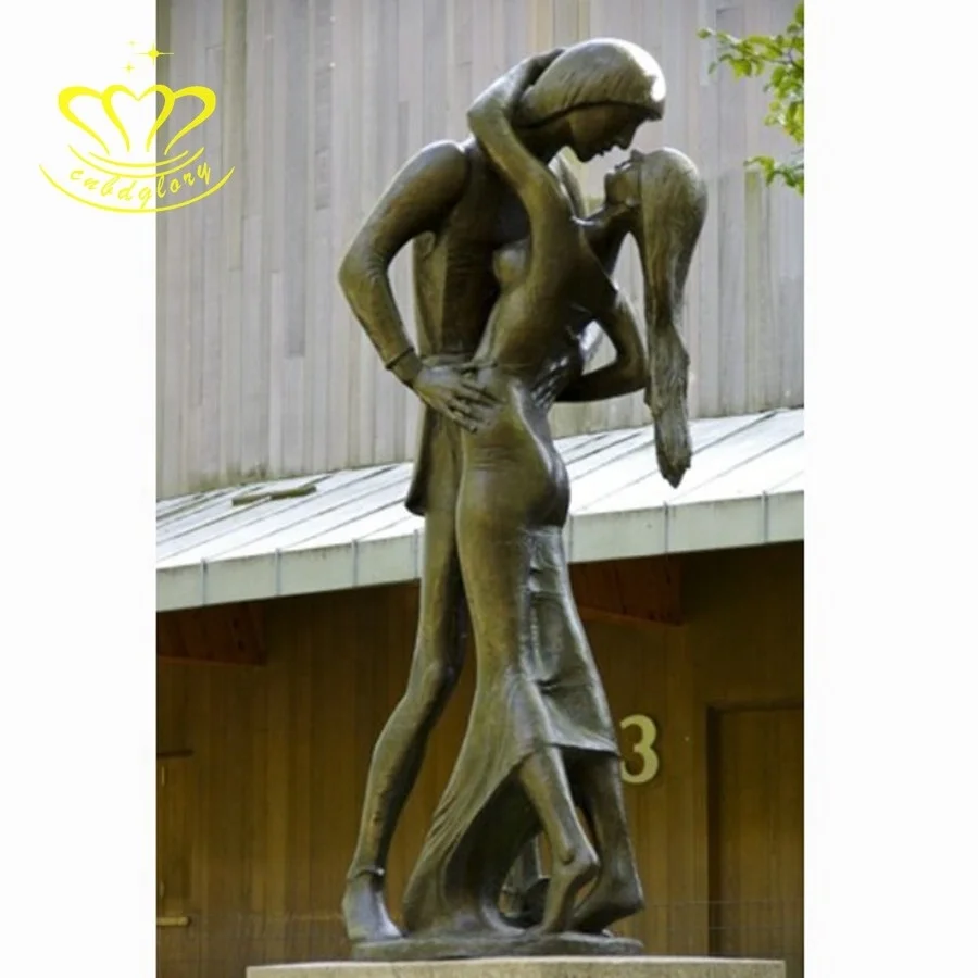 Most Popular Metal ornaments figure Sculpture Bronze Romeo And Juliet Statue