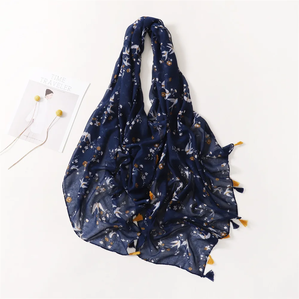 Wholesale Fashion Style Soft Viscose Scarf With Tassels Saudi Arabia Summer Muslim Women Navy Flower Cotton Head Scarfs Hijab