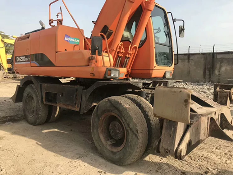 Used Doosan Wheel Excavator DH210W second hand DAEWOO original Korea 210  For Sale Doosan 210 for sale