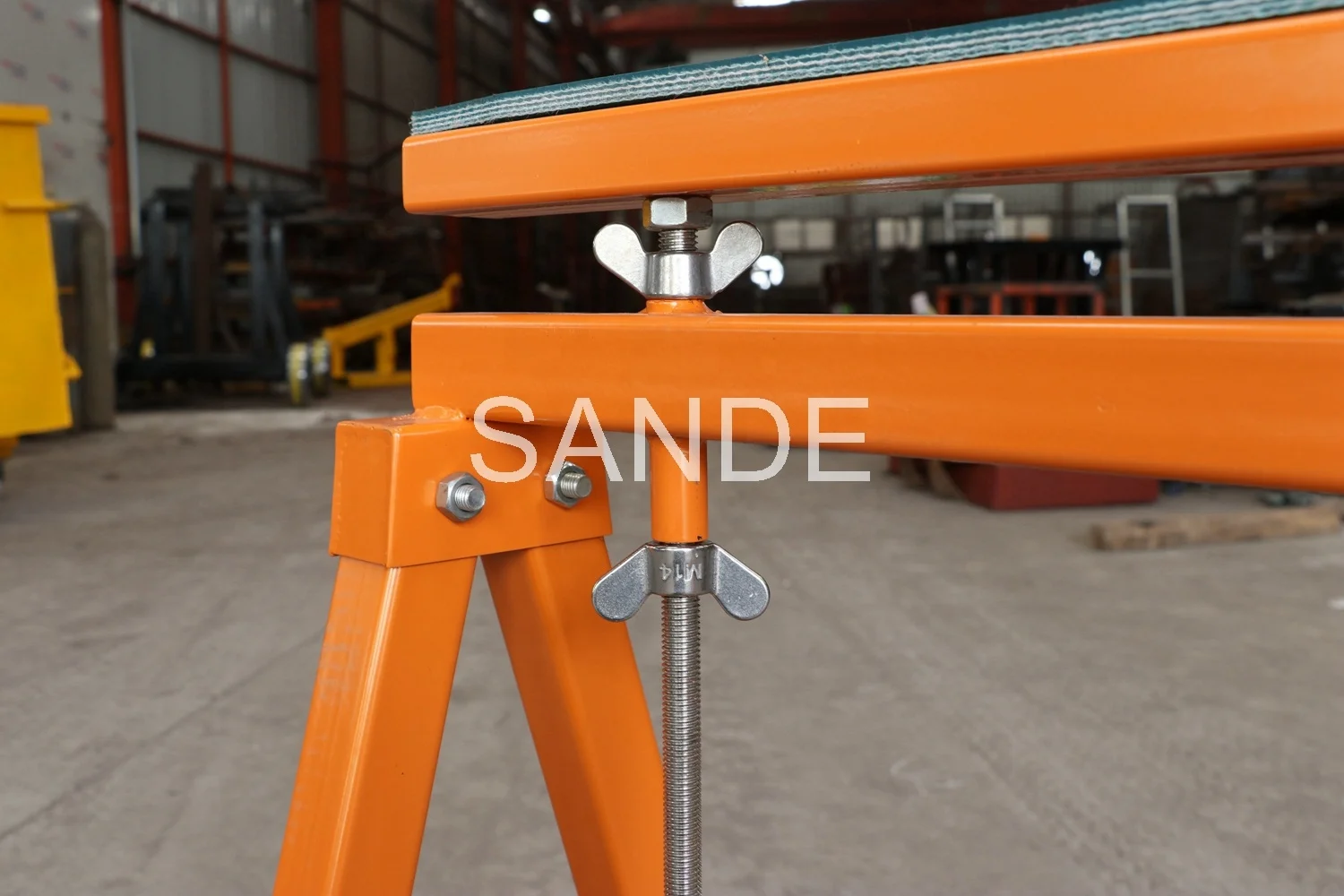 SANDE Hot Sale Metal Trestle Work Bench Stand Wooden Saw Horse Stainless Steel Saw Horses