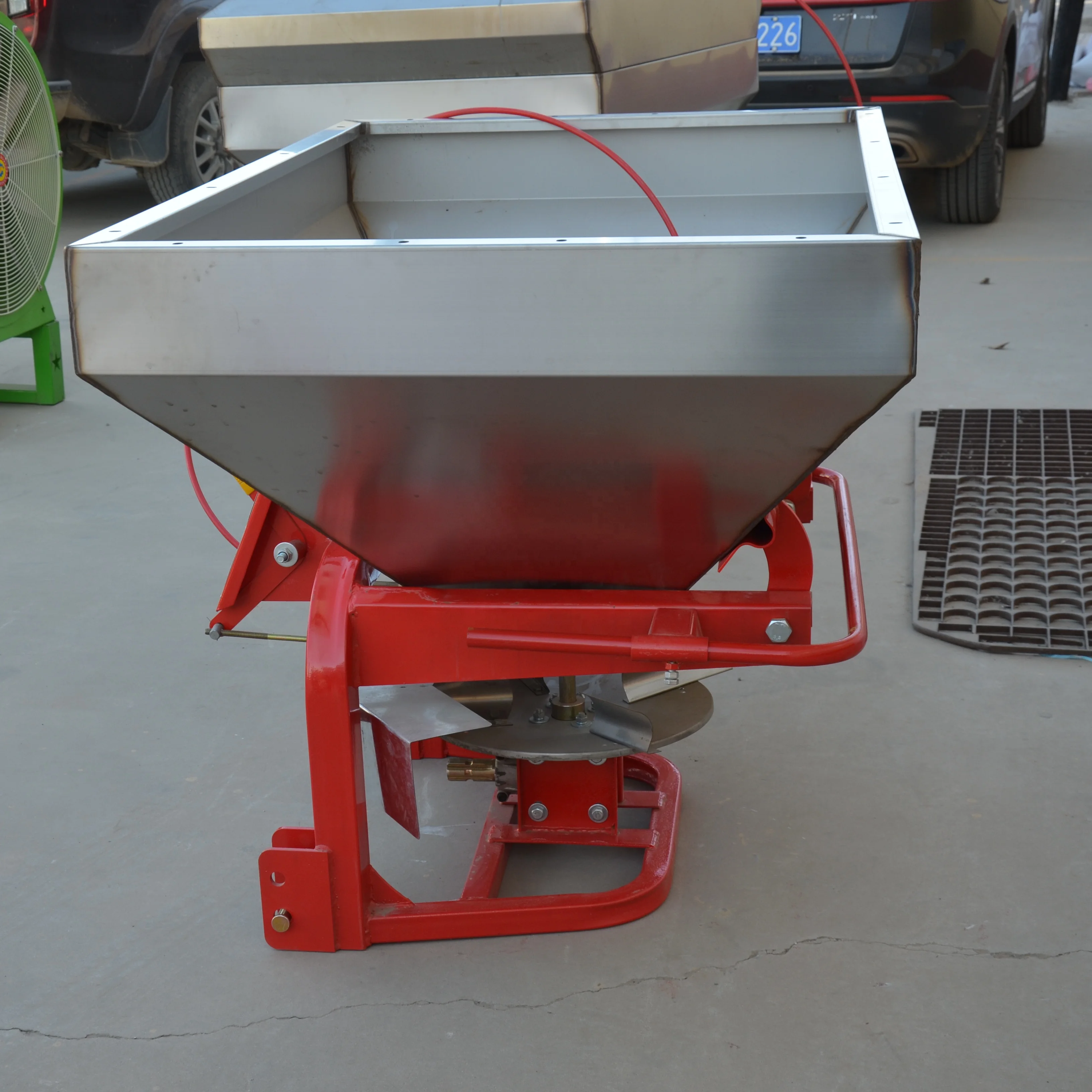 Agricultural tractor 3 point mounted double-disc stainless steel  Farm Fertilizer Spreader