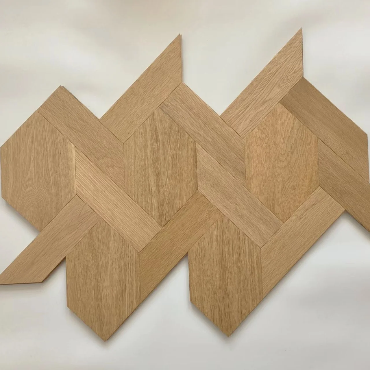 Natural Color Wood Oak hard Wood Parquet Flooring Multilayer Solid Sale Waterproof Wooden Surface Graphic Technical Type