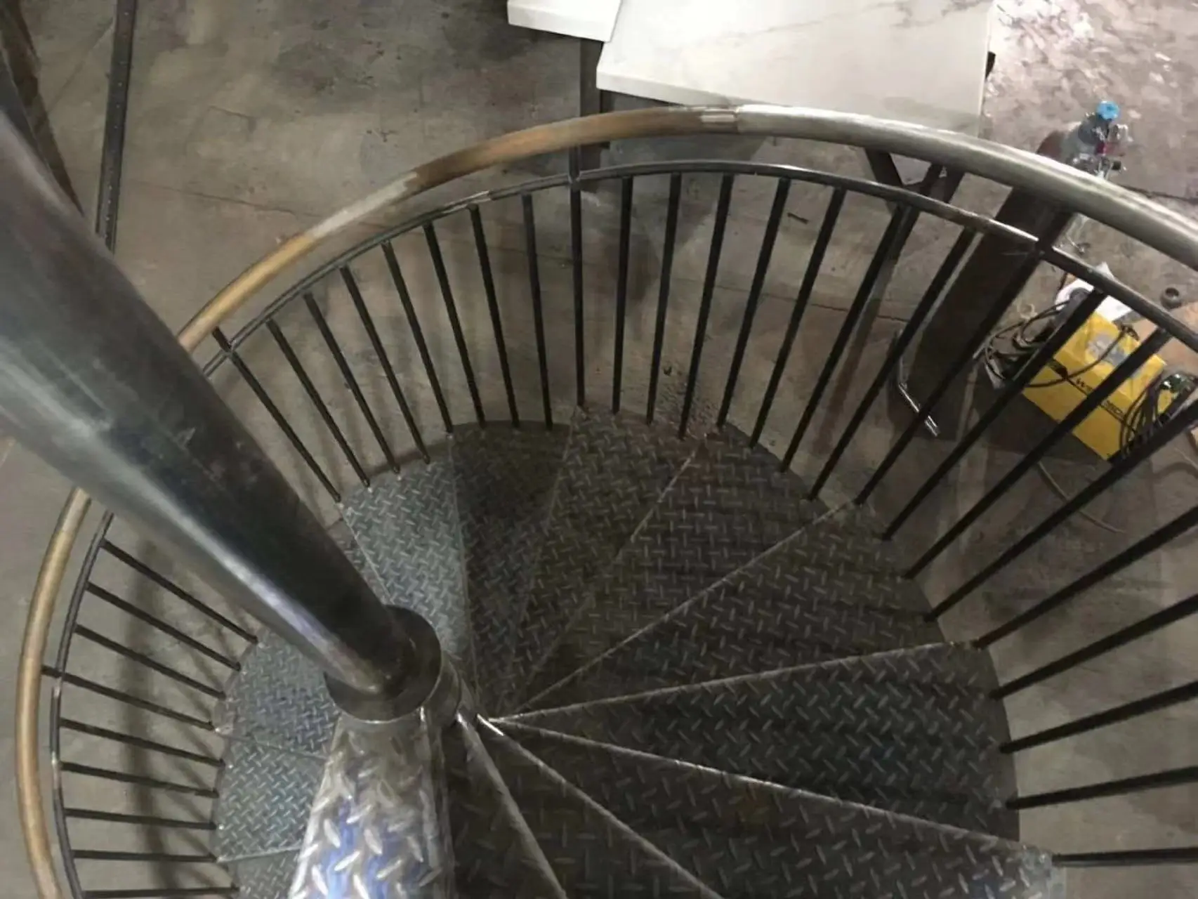 Outdoor staircase metal stairs galvanizing steel powder coat exterior straight stairs Villa simple design Spiral Steel Staircase