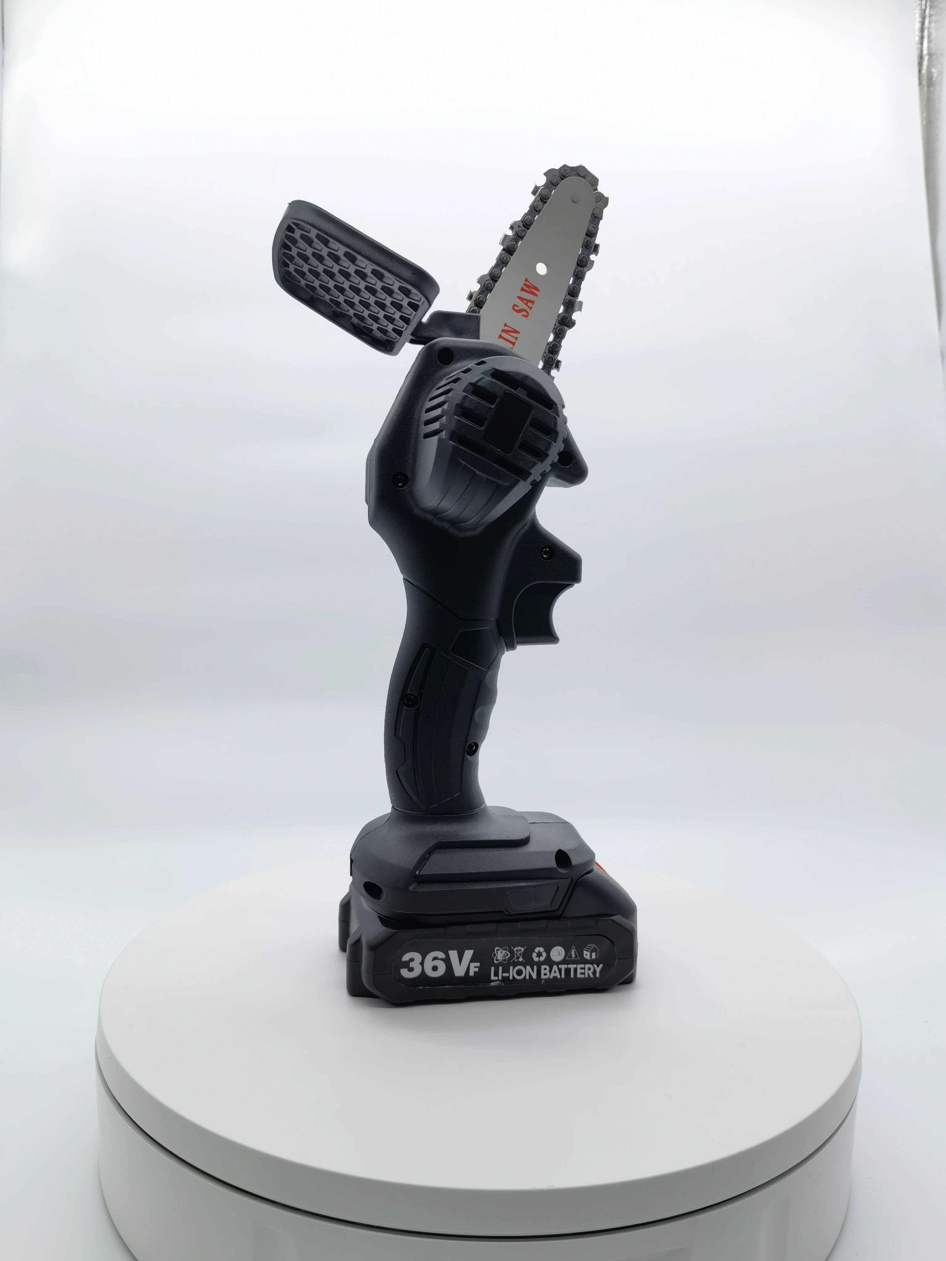 Rechargeable Battery Chain Saw Cordless Electric Chainsaw For Garden Work