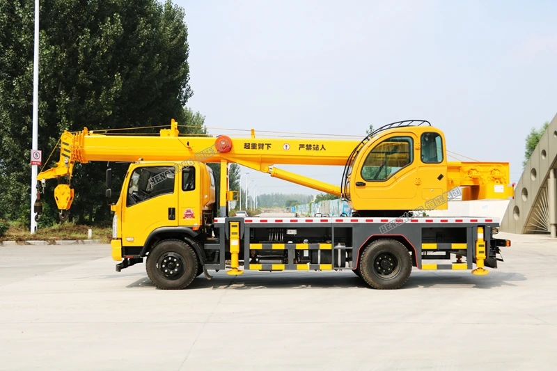 lifting Main Boom 35m 16ton 25 ton Truck Crane for