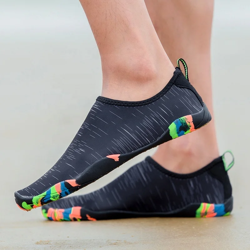 New Fashion Style Outdoor  Barefoot Aqua Shoes Water Shoes Sport Water Walking Skin Shoes for Beach Swimming