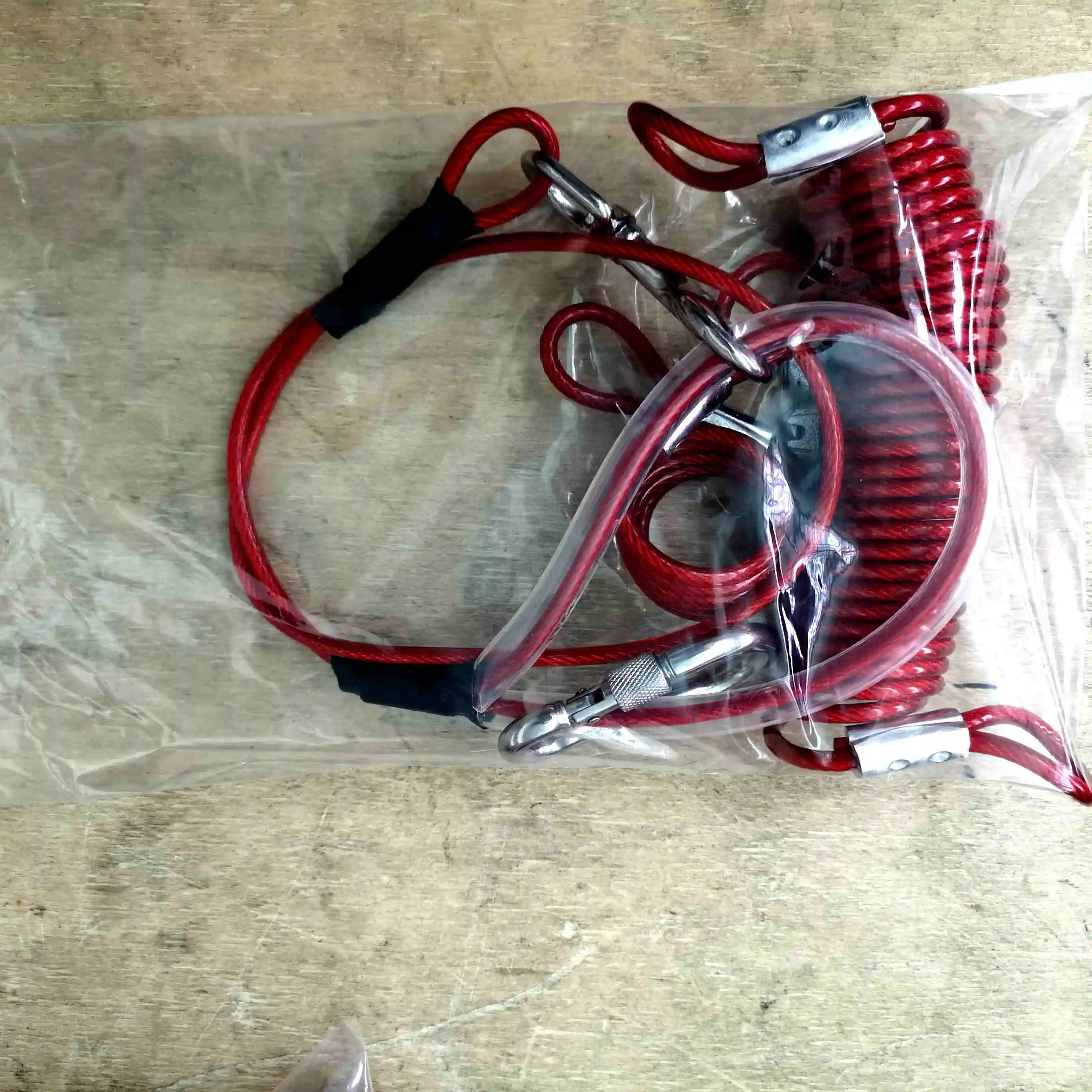 Retractable Red PVC WIre Rope for Dog Tie Out