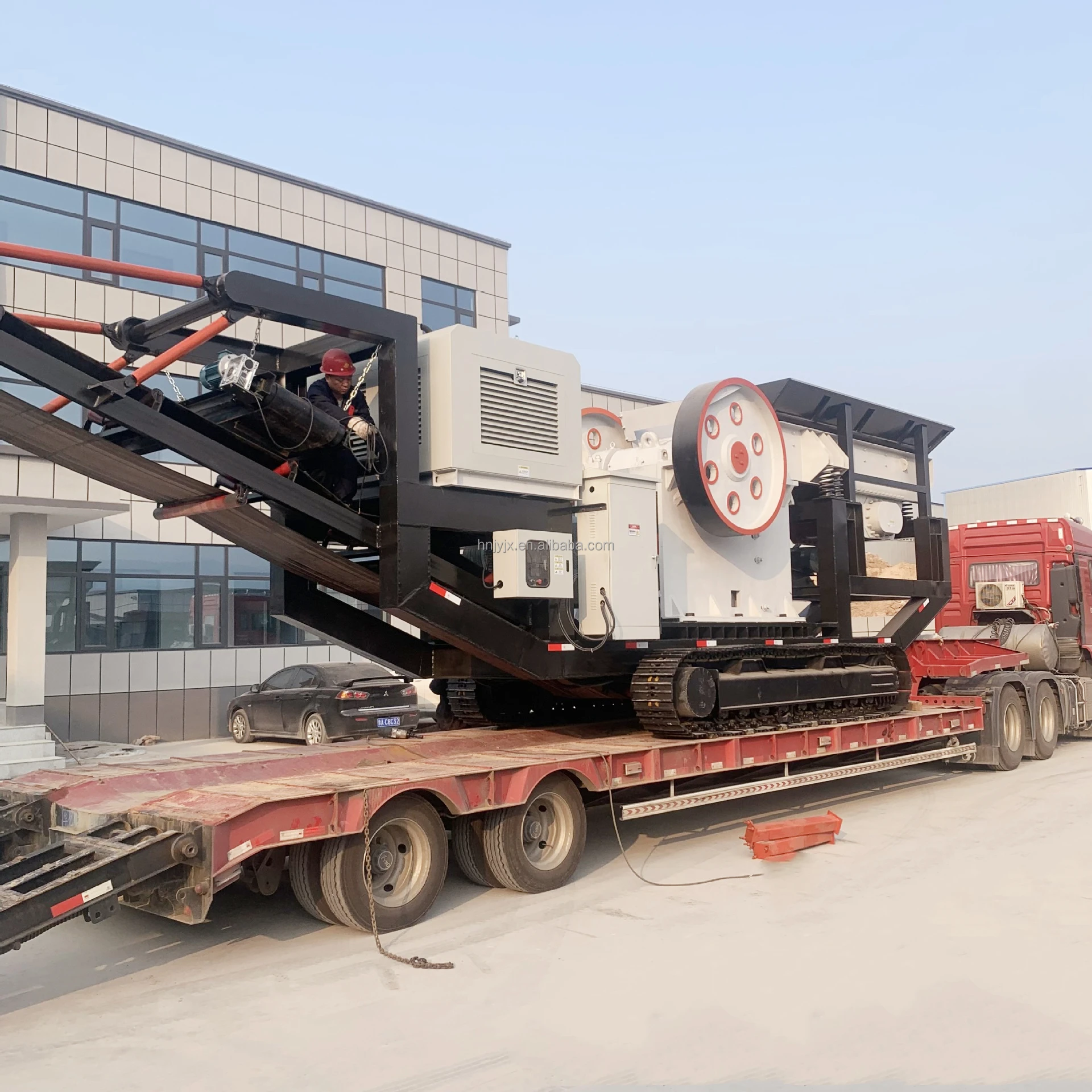 Crawler Moving Jaw Crusher Mobile Diesel Stone Crushing Plant Track Mobile Crusher Price List