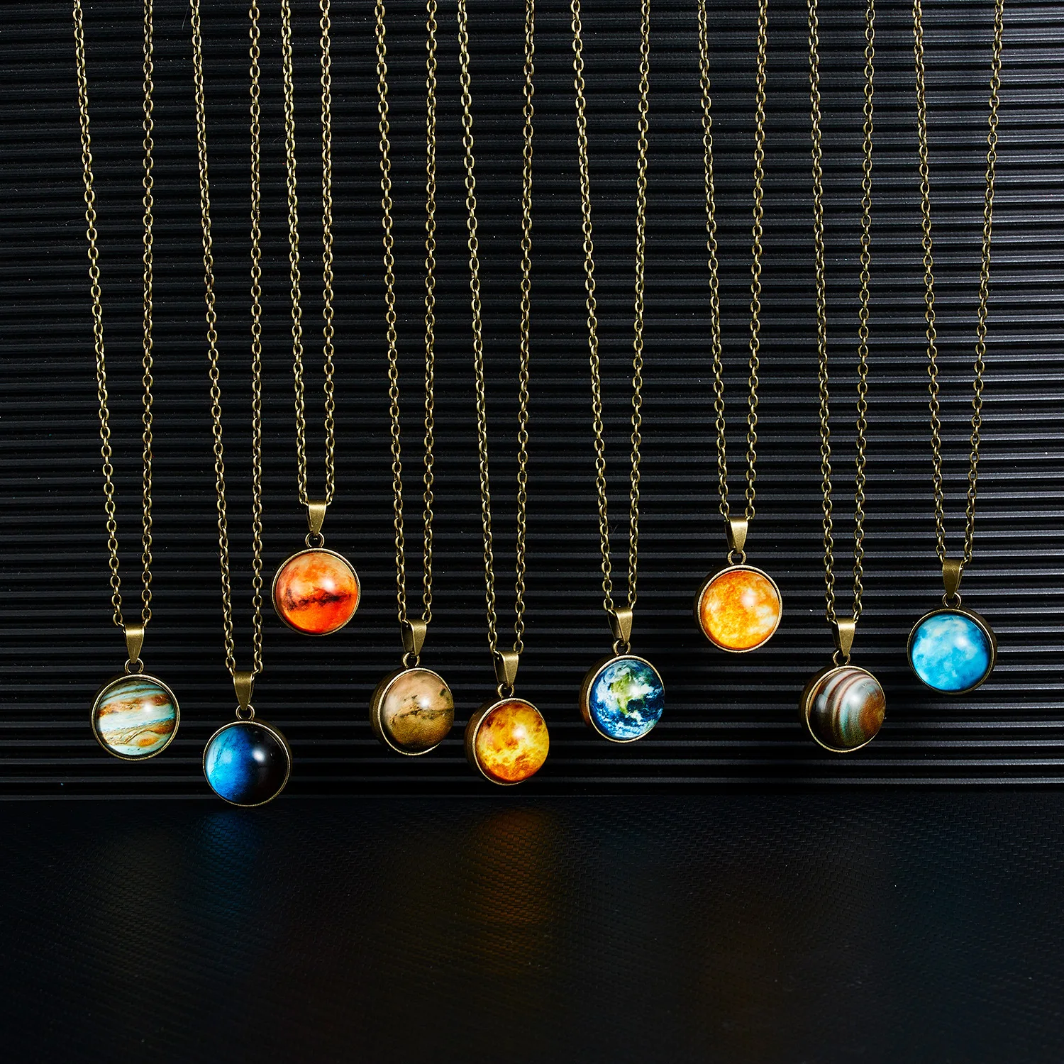 Dropshipping Popular Personality Galaxy Pendant Necklace Eight Planets Glow-in-the Dark reversible retro pendant necklace N380