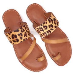 Сандалии женские из натуральной кожи, босоножки на плоской подошве, с леопардовым принтом, летняя обувь