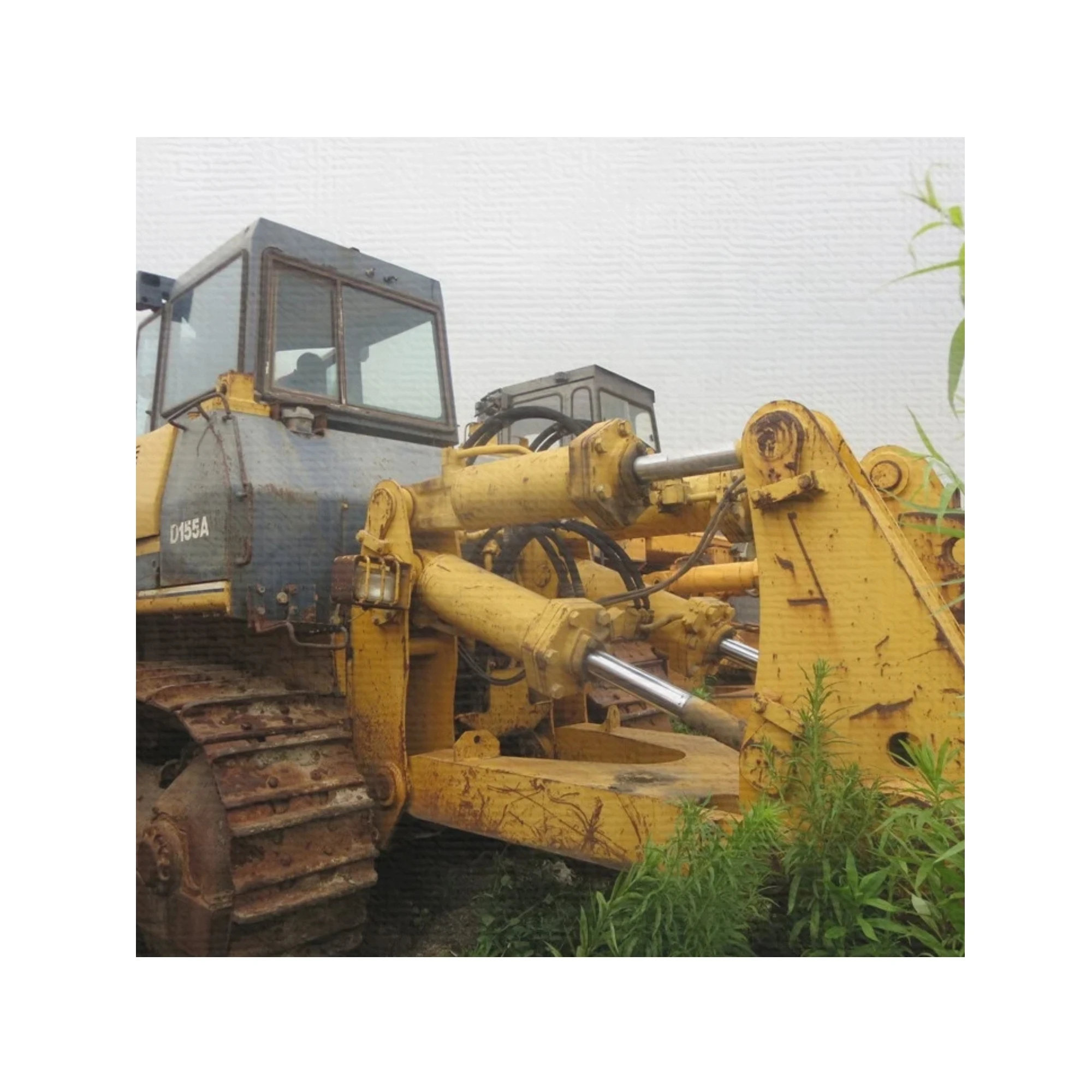 100%ready 99%new  D155A komatsu used bulldozer D155A-1 D85 D155A-2 crawler dozer cheap for sale