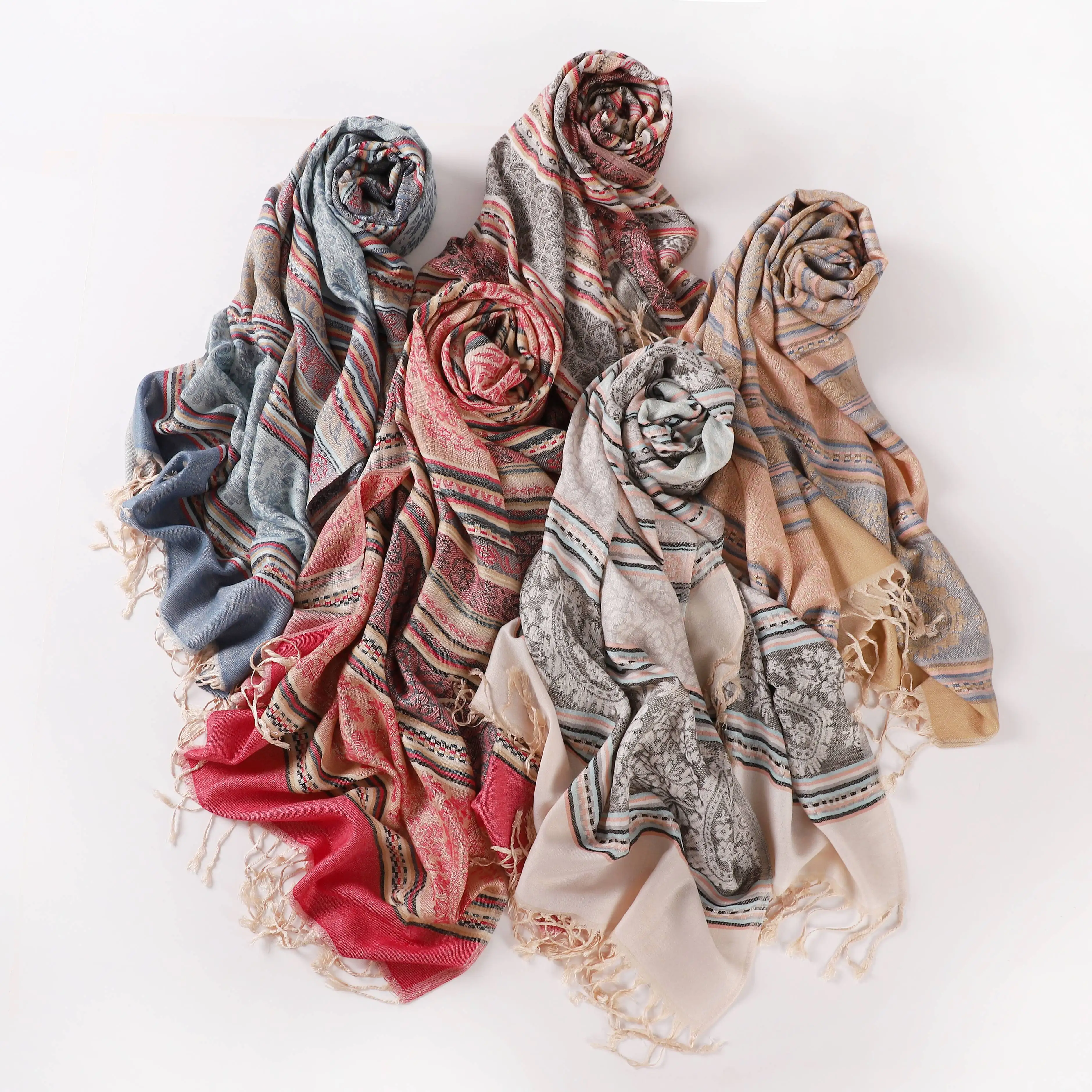 Wholesale Jacquard Fashion Design Long Spring Scarf Pashmina Tassels Women Casual Winter Scarves Ladies Hijabs Paisley Shawls