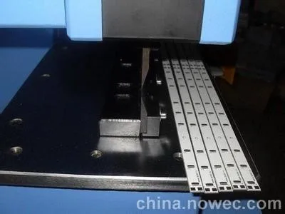 Pneumatic guillotine FR4 pcb cutting machine . cb v-cut machine/pcb v-cut tool/pneumatic pcb machine