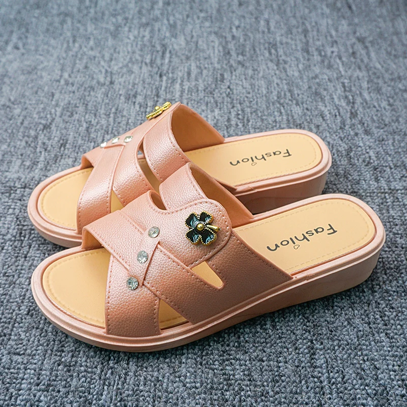 High Quality Women Slipper New Design Summer Beach Shoes Factory Price Wholesale Elegance Wedge Sandal For Ladies
