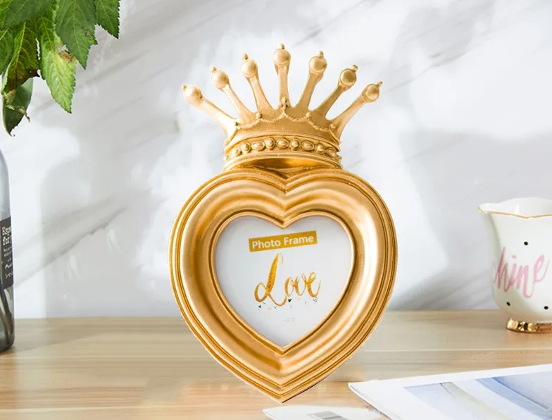 Embossed Golden Resin Platform Creative European Resin Frame 3-inch Crown Wedding Combination Photo  Frame