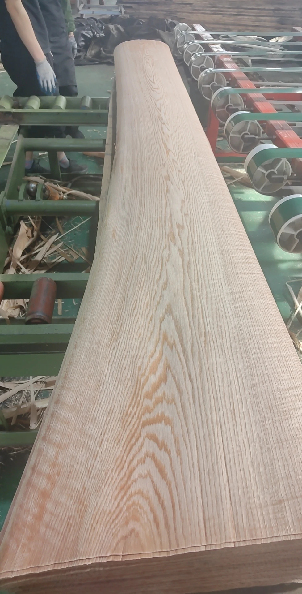 Best Selling 0.6MM Crown Cut Red Oak Wood Veneer Sheets Red Oak Wood Veneer Door Skin Veneer Wood Strip