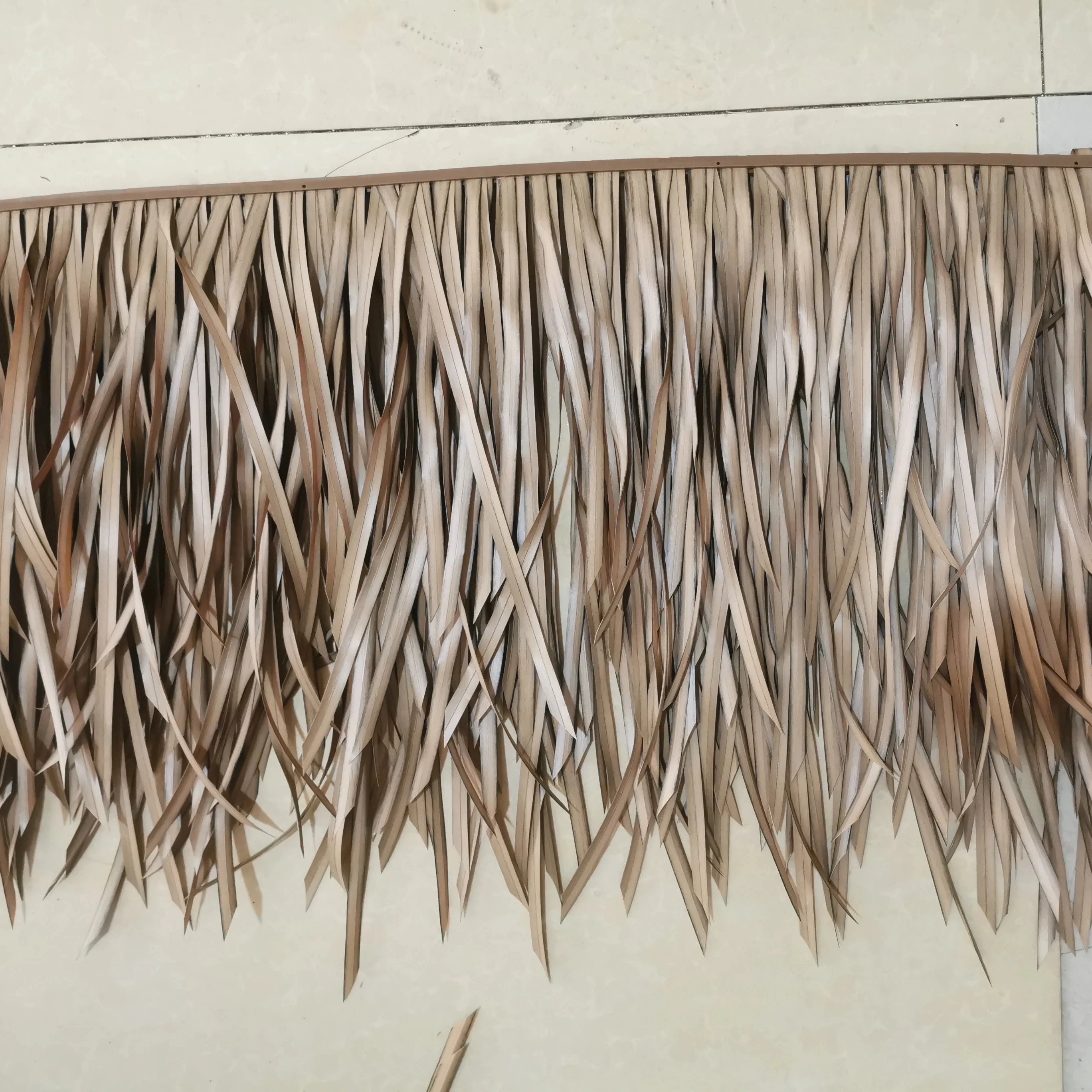 Factory Foundry Artificial Palm Thatch Roof Plastic Synthetic Straw Roof Thatch for Tiki Hut Villa Roof