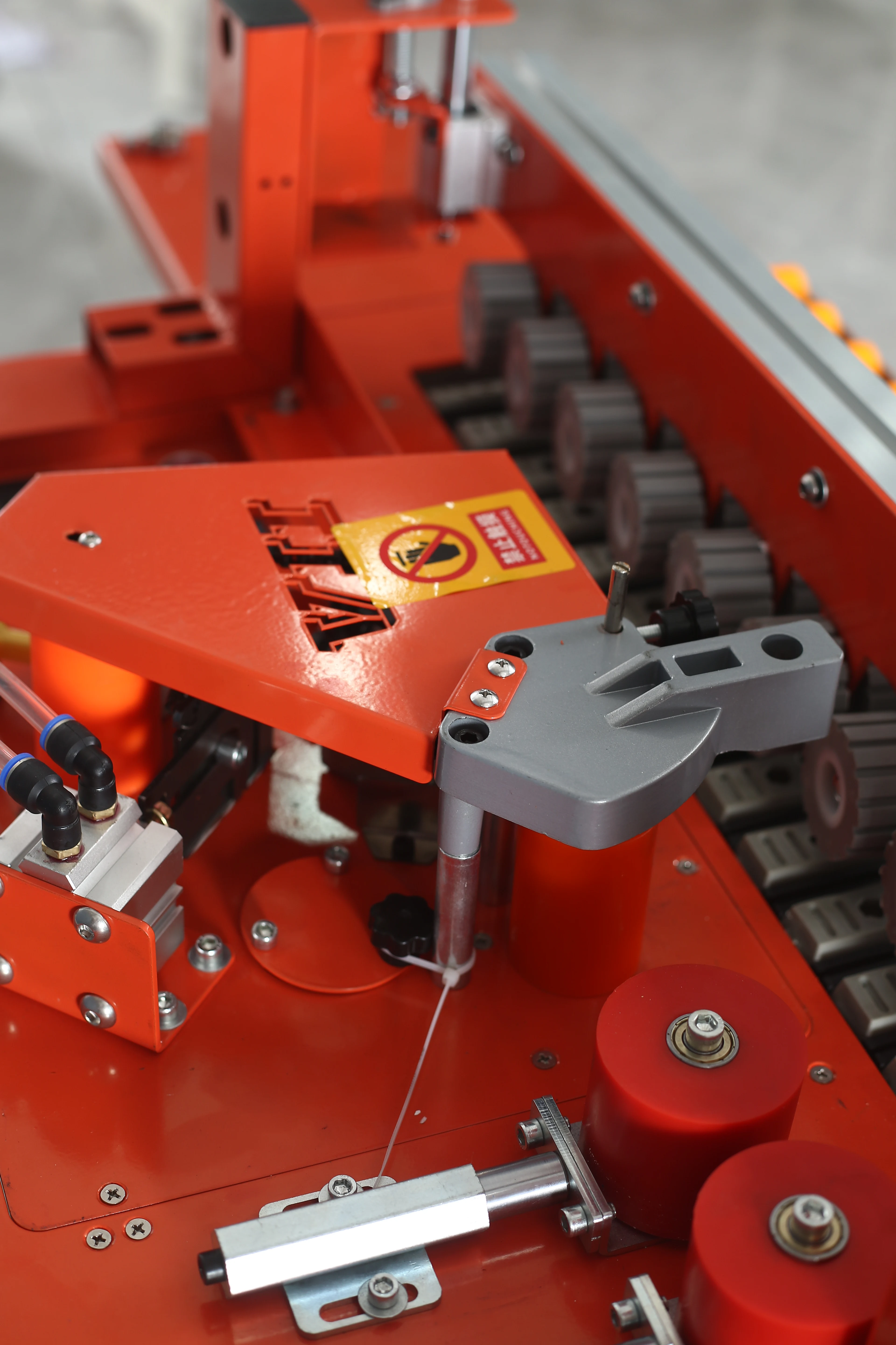 Woodpro DY05 Curve Straight Edge Banding Machine Wooden Furniture Processing  PVC Edge Banding Wood Based Panels Machinery