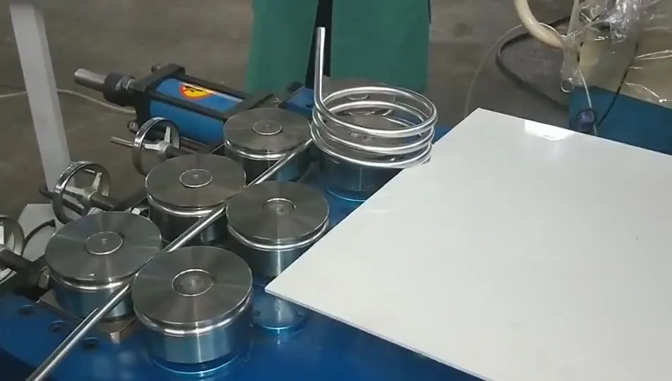 Automatic hydraulic square tube round pipe stainless steel pipe rolling machine greenhouse arc rolling machine bending machine