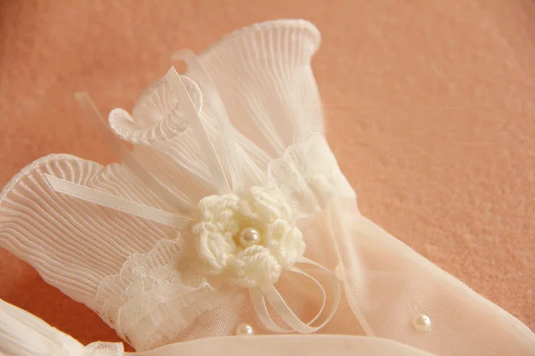 
Wholesale Supply Of Bridal Wedding Dress Gloves Pearl Lace Transparent Short Gloves 