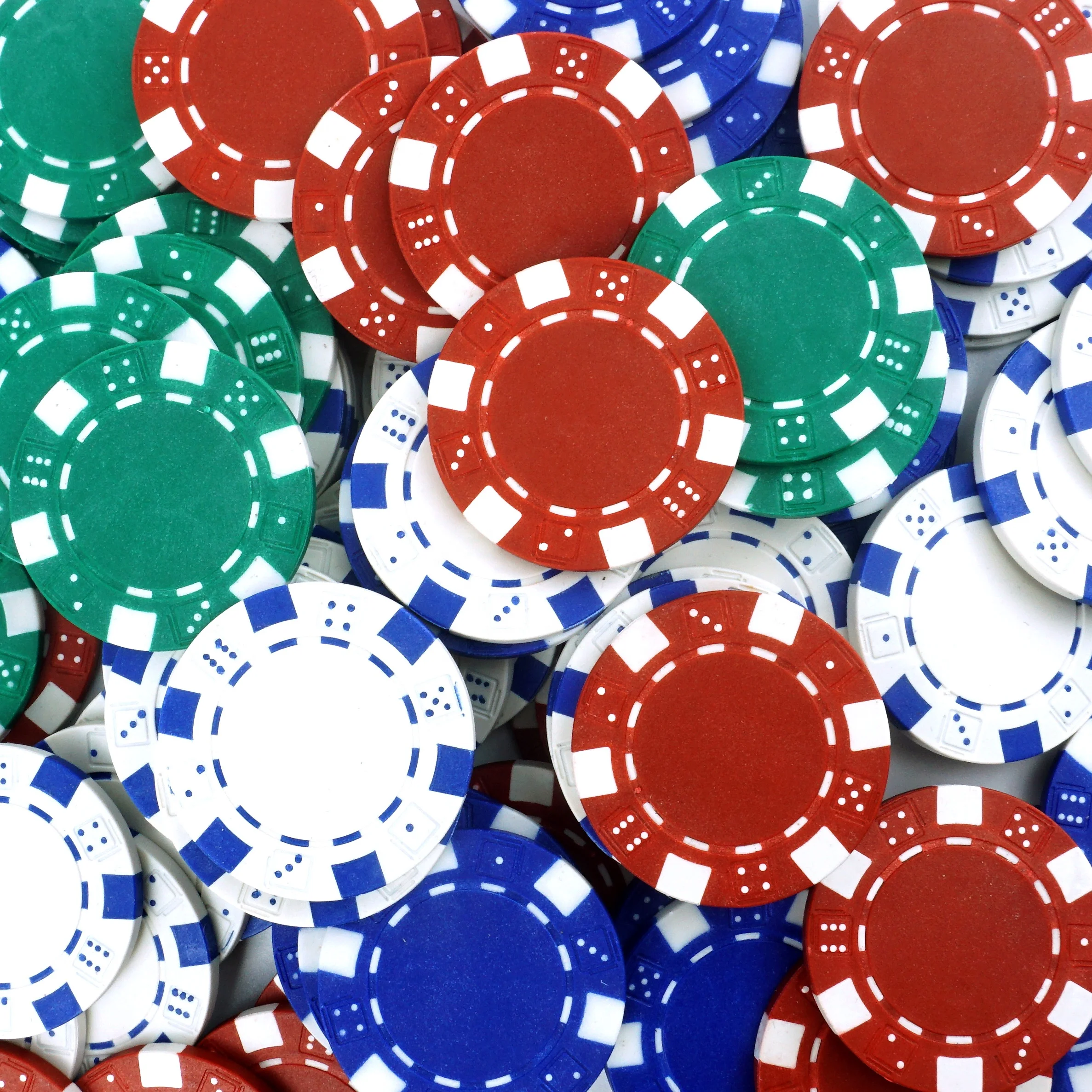 Hot selling blank pp plastic dice poker chips 40mm multi color chips you logo can custom 1000pcs per carton from Chinese factory