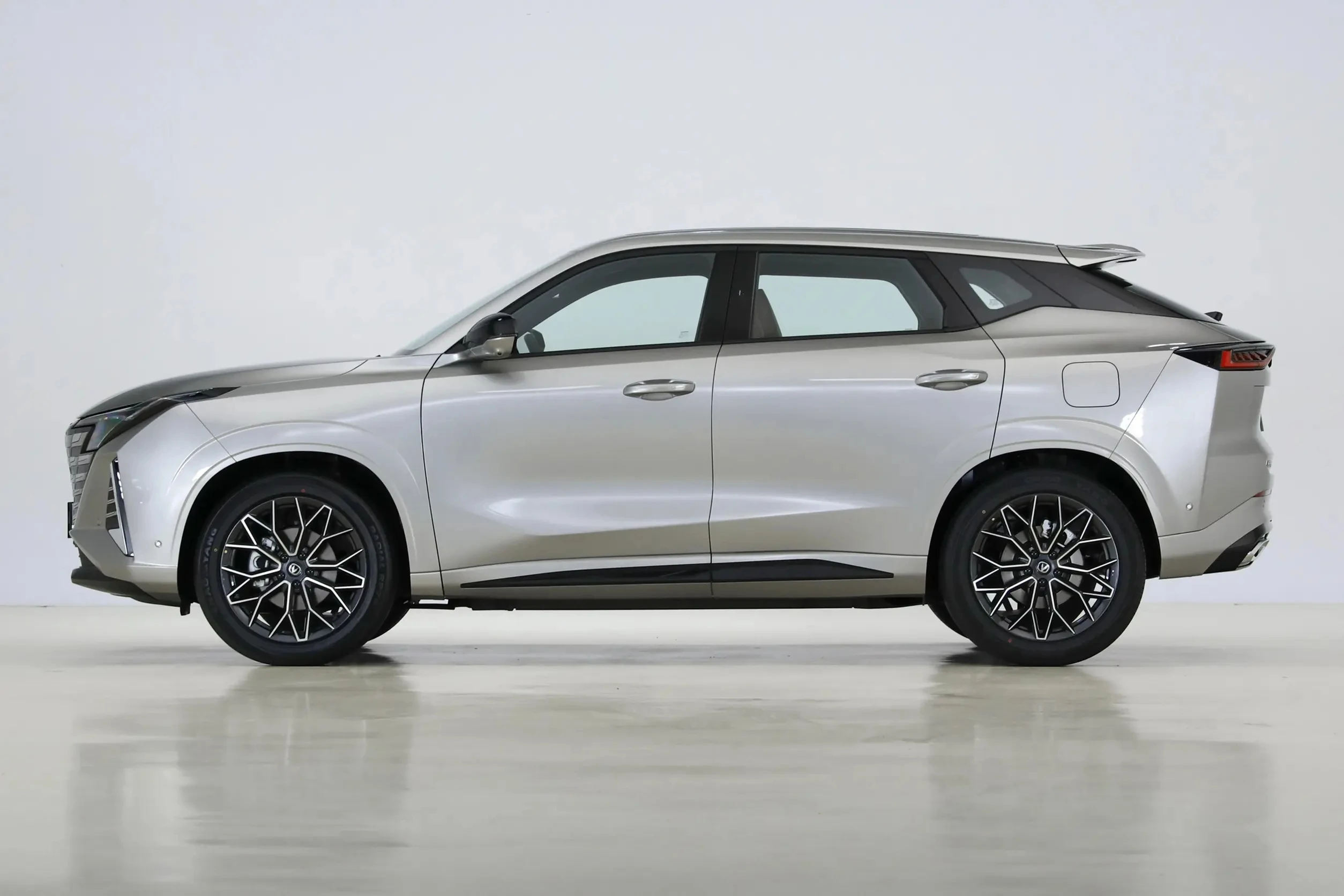 CHANGAN UNIZ 2024 China Changan UNIZ Compact SUV 5seat 5door 125km FWD ev car new cheap electric cars UNIT UNIK