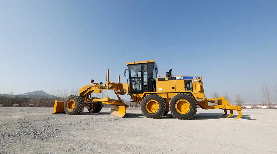 220HP SEM922 Motor Grader with all wheel drive (AWD) designed for poor underfoot applications (snow, sand, gravel, mud, etc.)