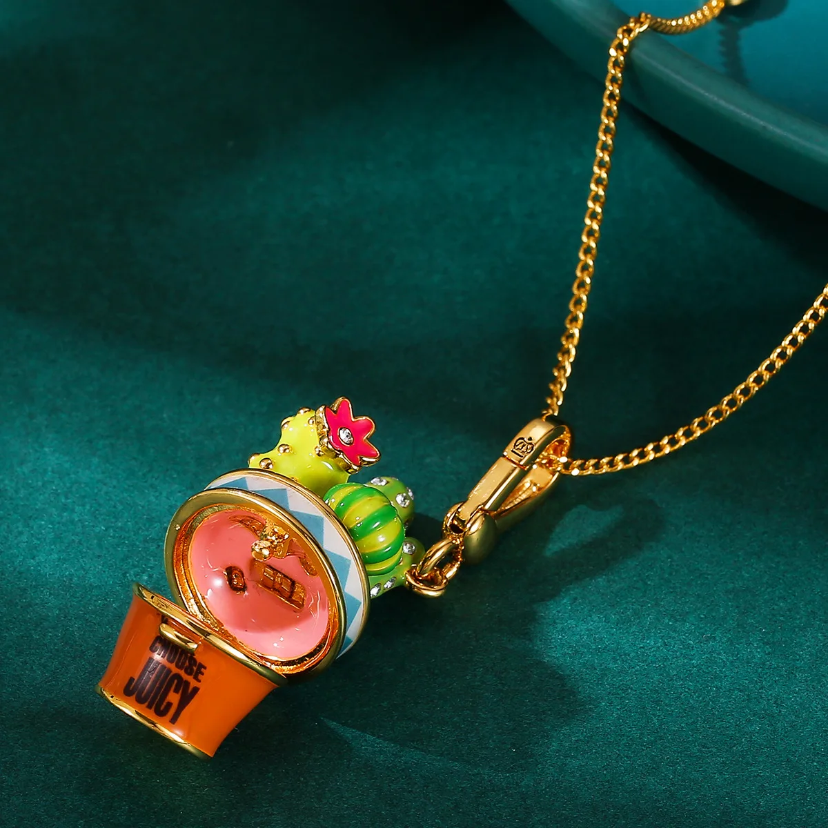 Luxury Unique Designer Beauty Enamel Plating Brass Plated 18K Gold Cactus Pendant Jewelry Necklace