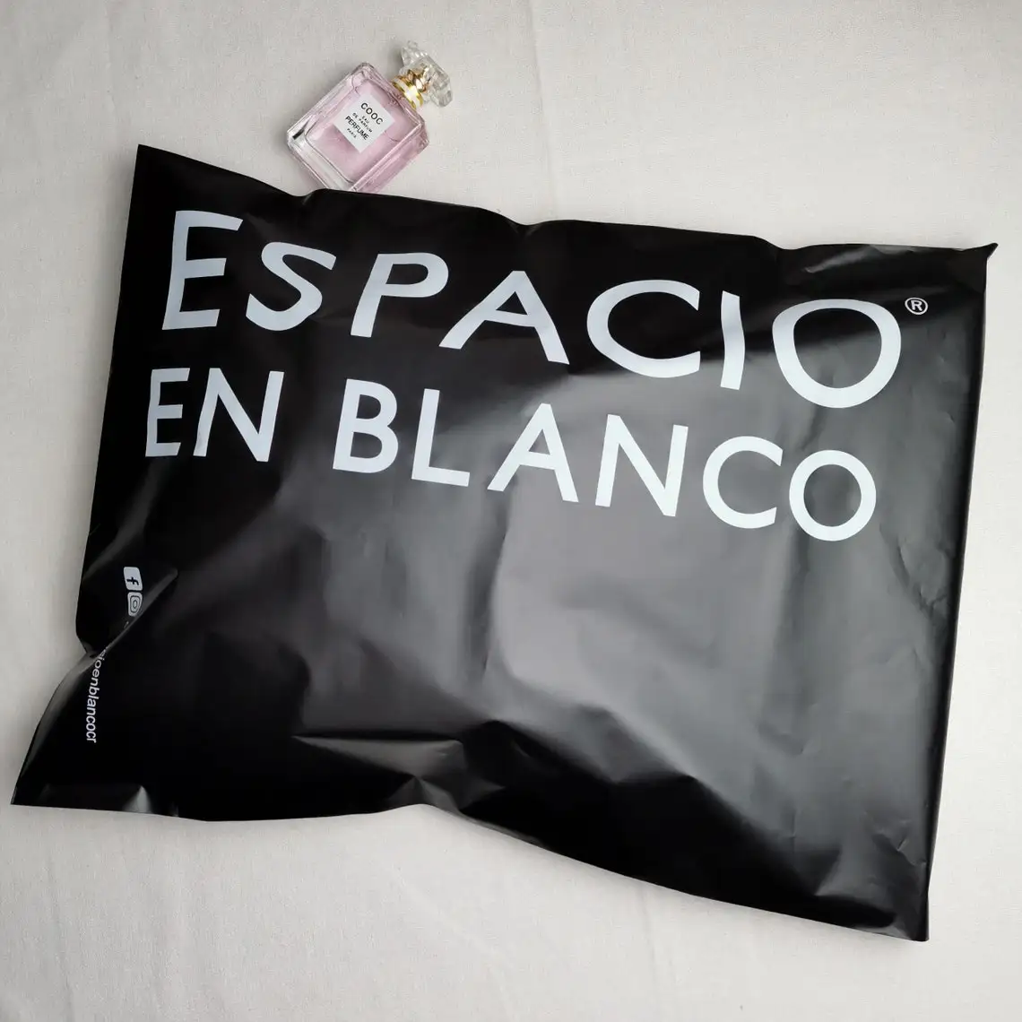 Custom Poly Mailers With Logo Customized Mailing Bag For Shipping Black Polybag Self Sealing Polymailer