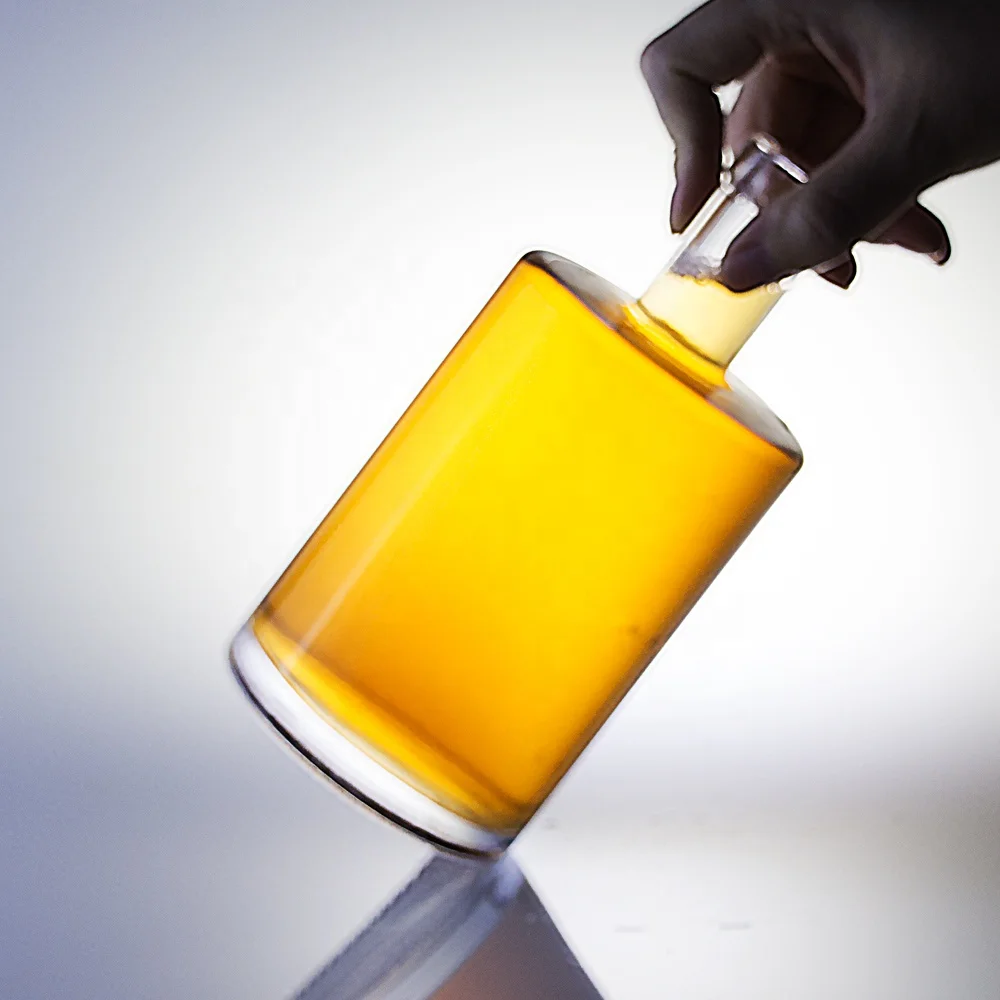 500 ml Liquor Empty Glass Bottle High White Material Glass Bottle For Rum Vodka Whisky