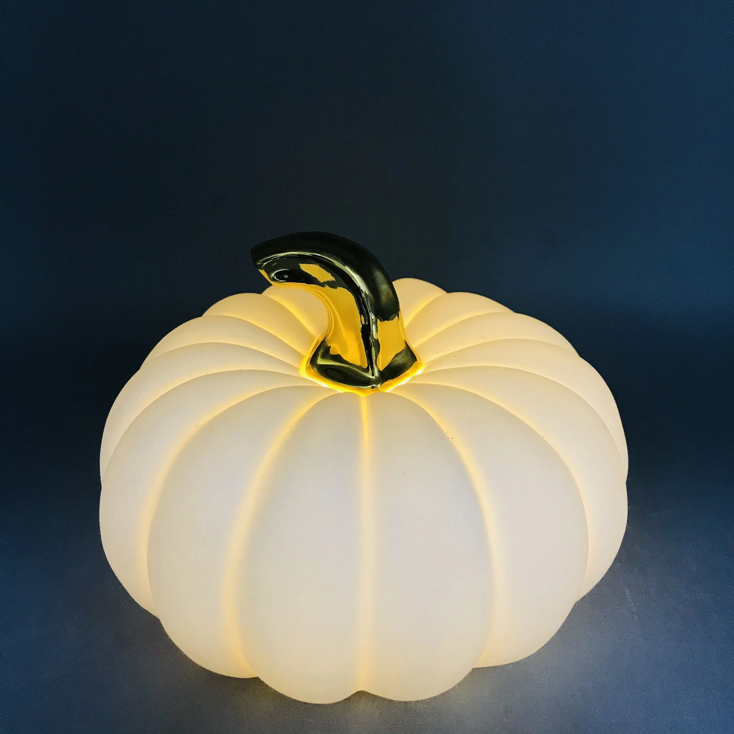 China manufacturer home decor porcelain Halloween flat pumpkin LED