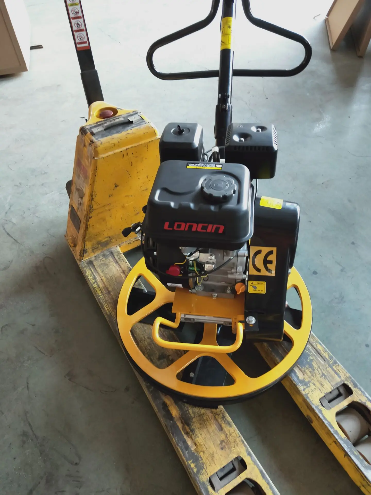 Optional Hook 75Kg Power Trowel Pan Concrete Screed Spraying Machine Concrete Screed power trowel