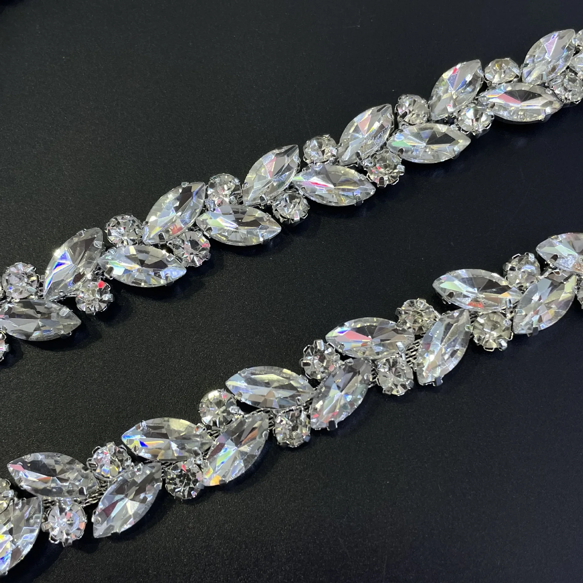 Crystal Rhinestone Chain Trimming Garment Decoration Chain for Clothing Bling Decorative Rhinestone Glass Crystal Applique Shoes