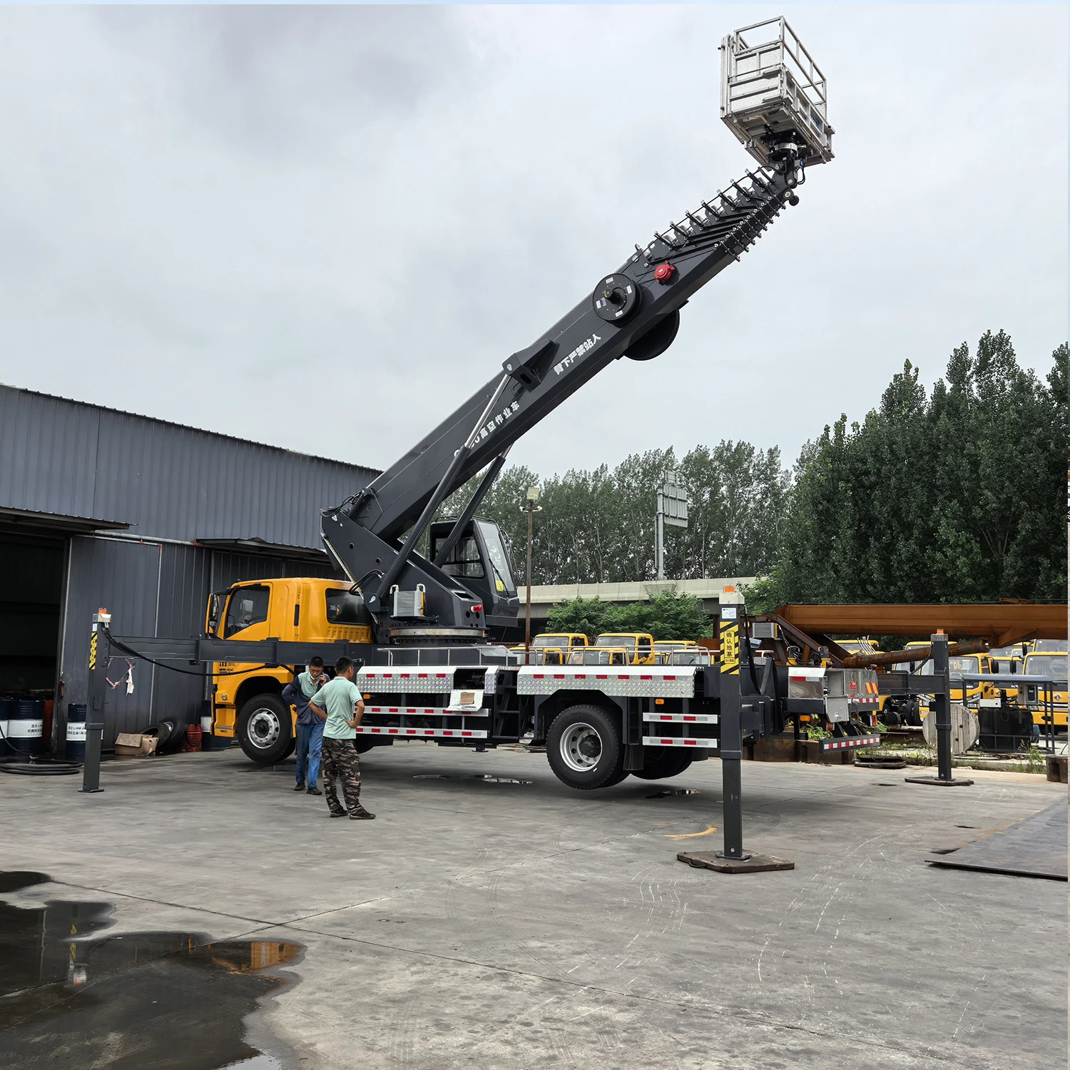 Chinese factory low price crane 23m 24m platform hand aerial platform truck bucket for sale