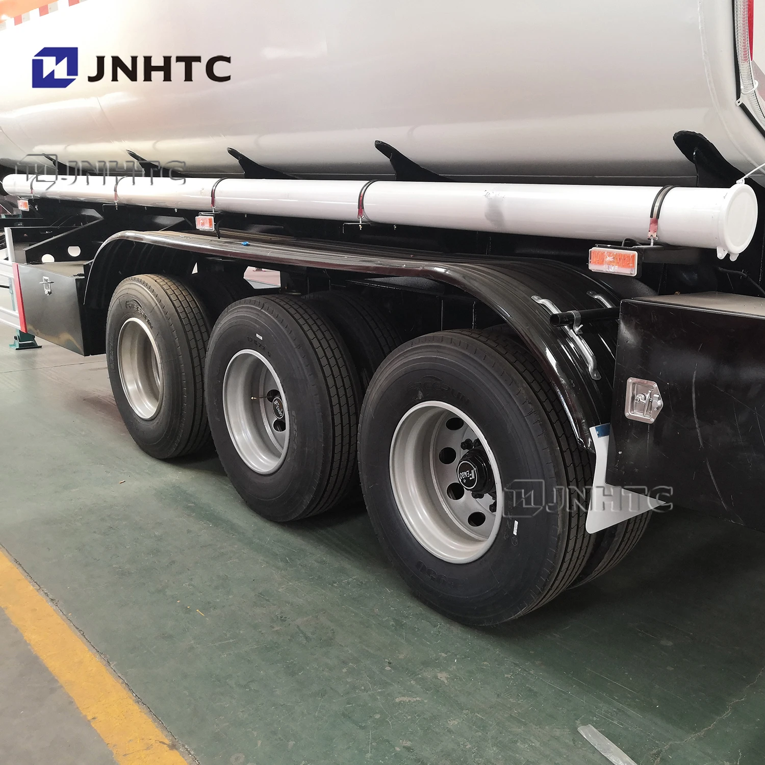 Factory supply 50000Liters three axles Carbon Steel 50cbm Oil Tank Fuel Tanker Semi Truck Trailer with Adr